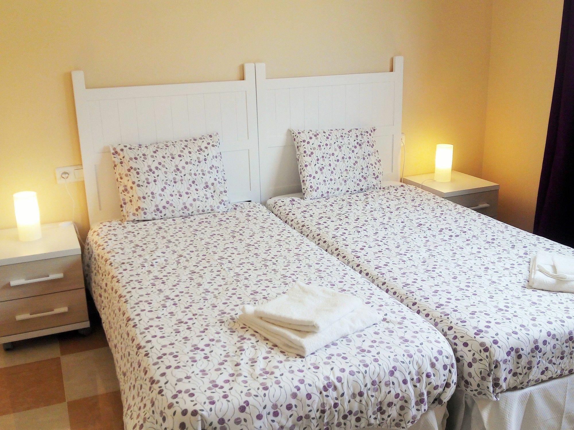 Malaga Centro Apartamentos ภายนอก รูปภาพ