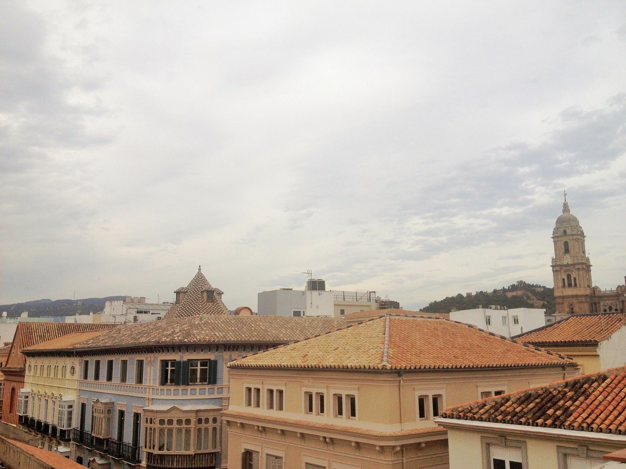 Malaga Centro Apartamentos ภายนอก รูปภาพ